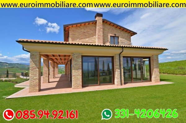 villa in vendita a Pineto