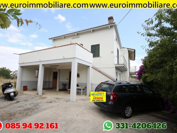 casa indipendente in vendita a Pineto in zona Mutignano