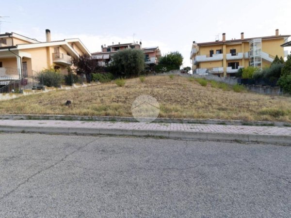 casa indipendente in vendita a Pineto