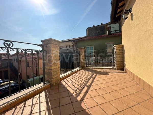 casa indipendente in vendita a Pineto in zona Mutignano