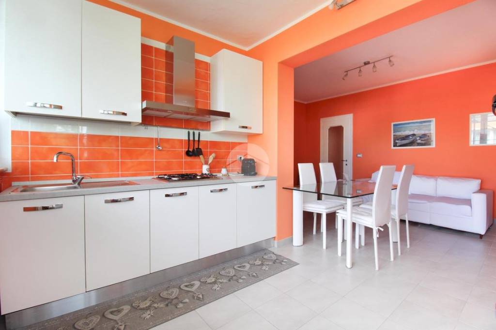 appartamento in vendita a Pineto in zona Scerne