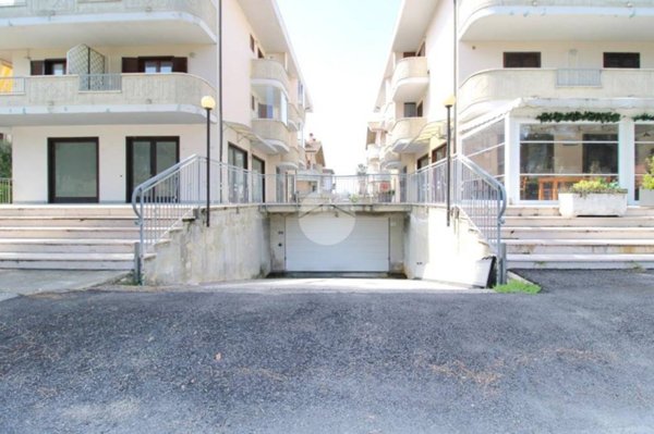 casa indipendente in vendita a Pineto in zona Scerne