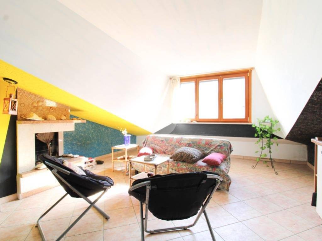 appartamento in vendita a Pineto in zona Scerne