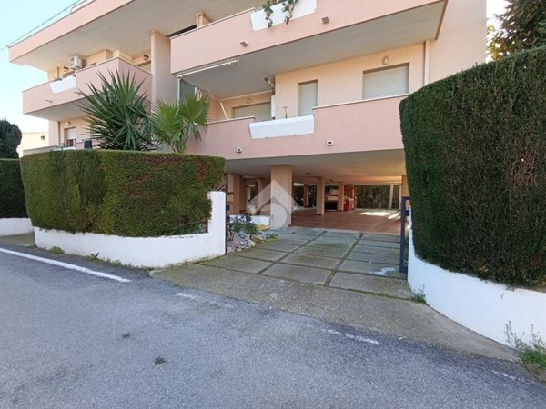 appartamento in vendita a Pineto in zona Scerne