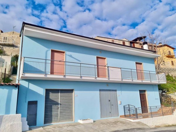 casa indipendente in vendita a Pineto in zona Mutignano