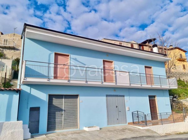 casa indipendente in vendita a Pineto in zona Mutignano