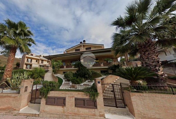 casa indipendente in vendita a Pineto