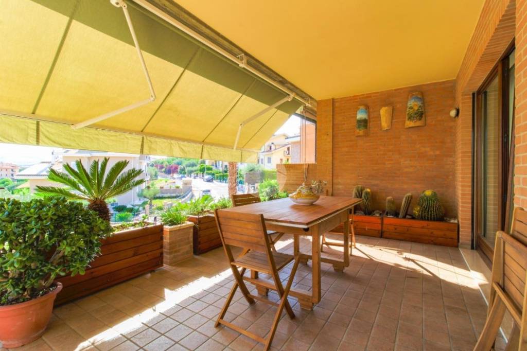 casa indipendente in vendita a Pineto