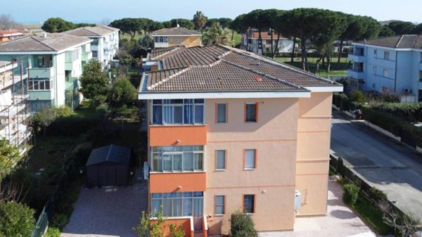 appartamento in vendita a Pineto in zona Scerne