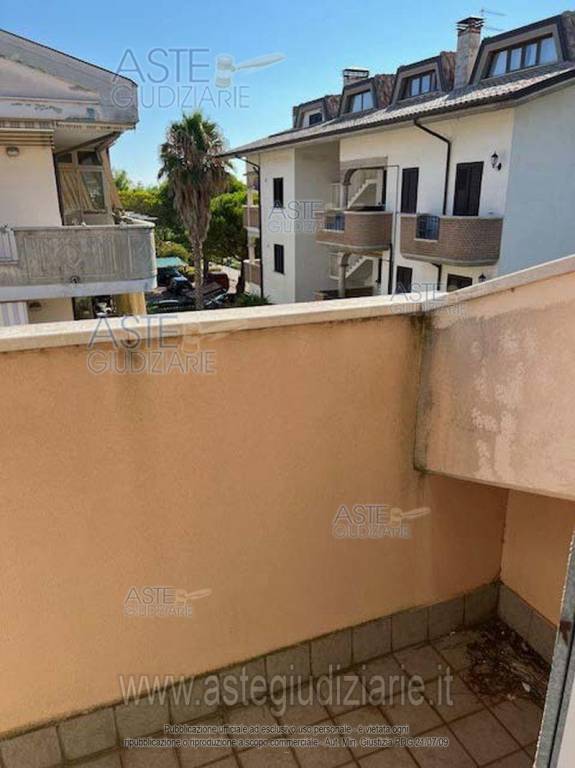 appartamento in vendita a Pineto in zona Scerne