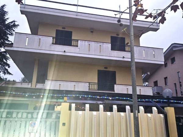 casa indipendente in vendita a Pineto