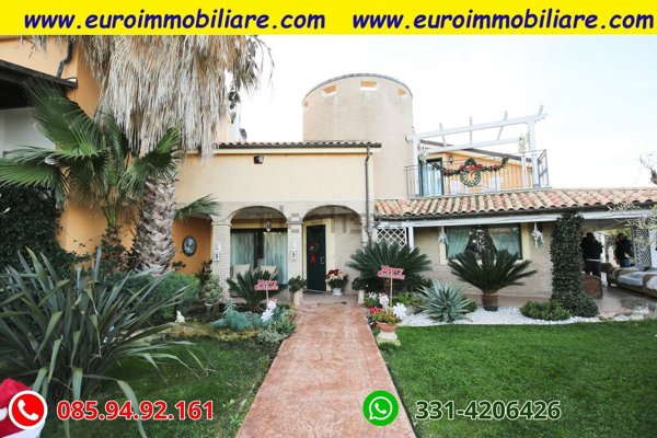 casa indipendente in vendita a Pineto