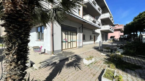 casa indipendente in vendita a Pineto in zona Scerne