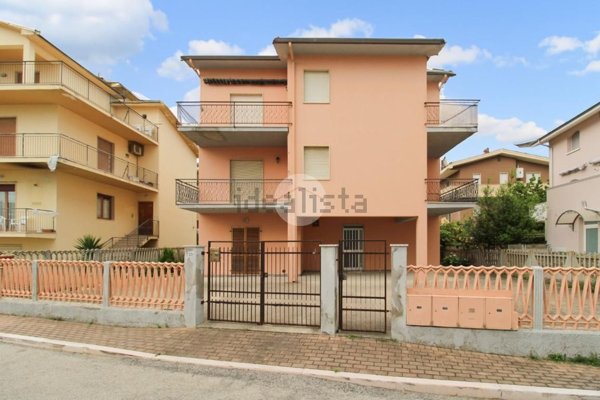 appartamento in vendita a Pineto