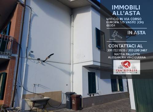 casa indipendente in vendita a Pineto in zona Scerne