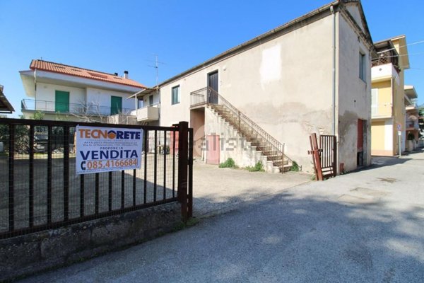 appartamento in vendita a Pineto in zona Scerne
