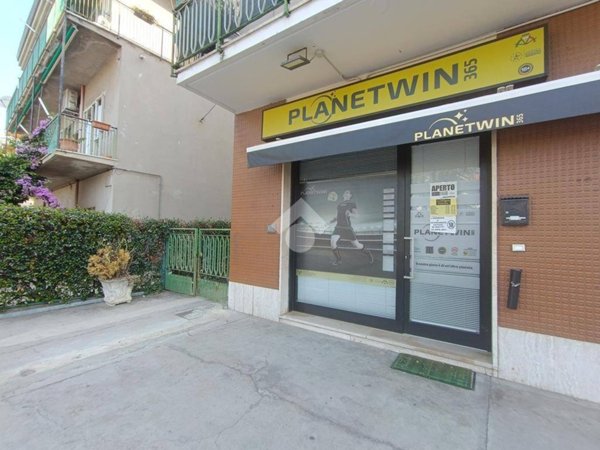 negozio in vendita a Pineto