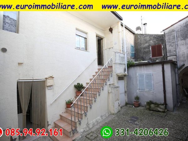 casa indipendente in vendita a Pineto in zona Mutignano