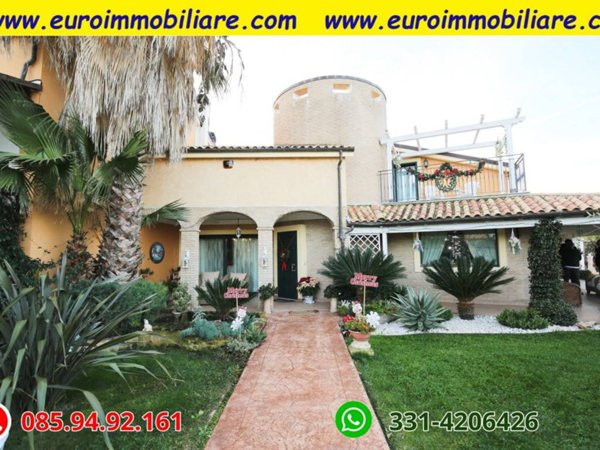 casa indipendente in vendita a Pineto