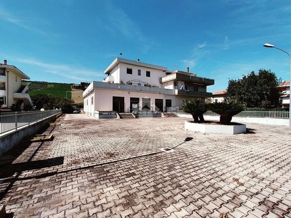 casa indipendente in vendita a Pineto