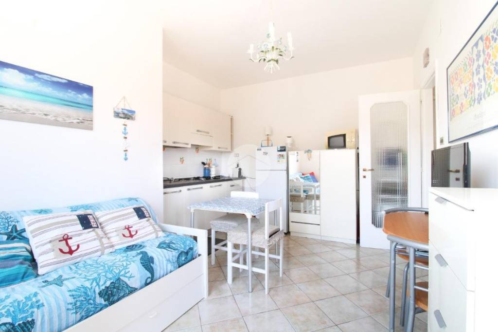 appartamento in vendita a Pineto in zona Scerne