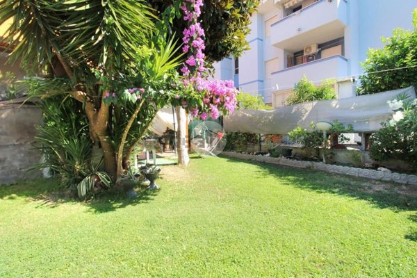 appartamento in vendita a Pineto in zona Scerne