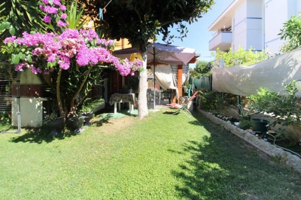 appartamento in vendita a Pineto in zona Scerne