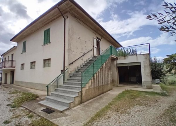 casa indipendente in vendita a Pineto in zona Mutignano