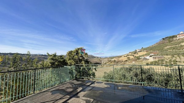 casa indipendente in vendita a Pineto in zona Mutignano