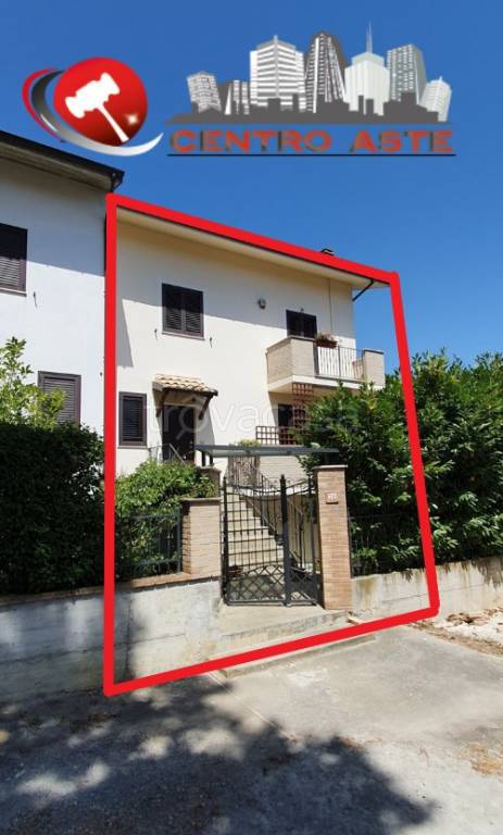 casa indipendente in vendita a Pineto