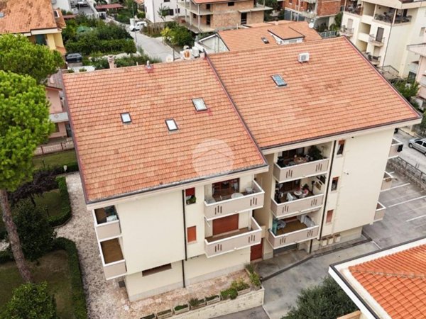 appartamento in vendita a Pineto in zona Scerne