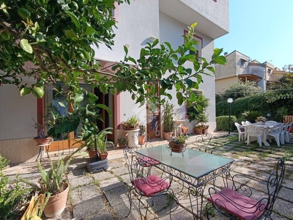 casa indipendente in vendita a Pineto