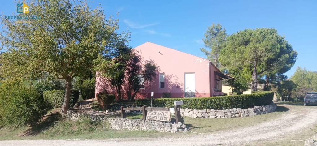 casa indipendente in vendita a Pineto