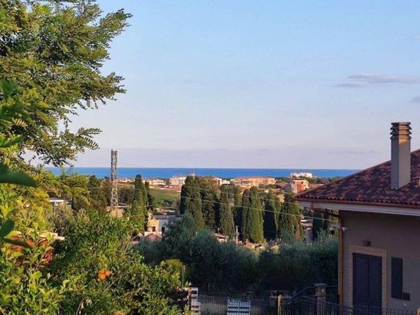 terreno edificabile in vendita a Pineto