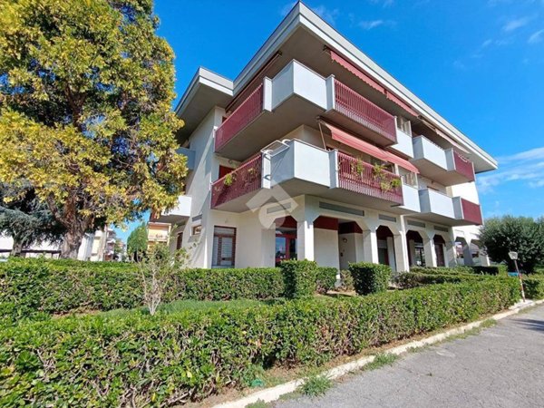 appartamento in vendita a Pineto in zona Scerne