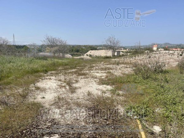 terreno edificabile in vendita a Pineto in zona Scerne
