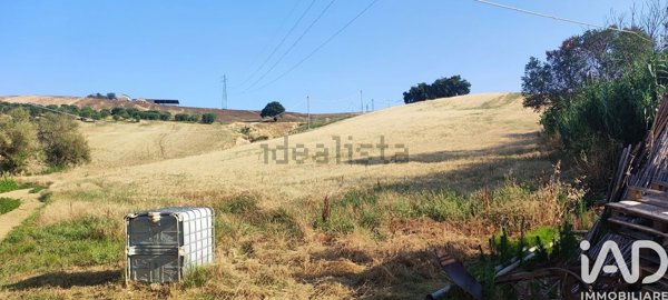 locale di sgombero in vendita a Pineto