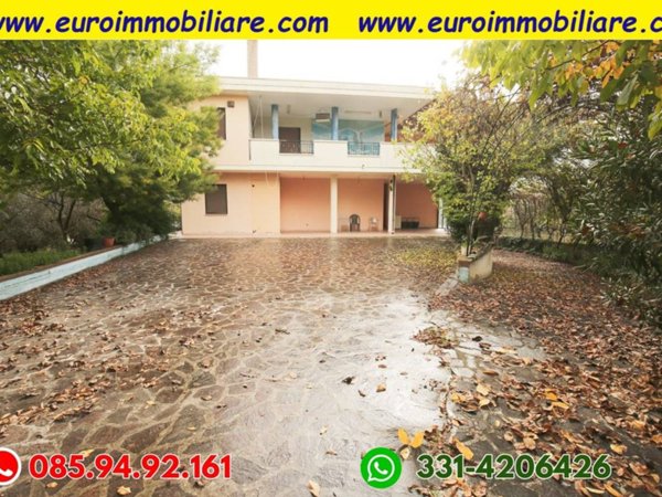 casa indipendente in vendita a Pineto