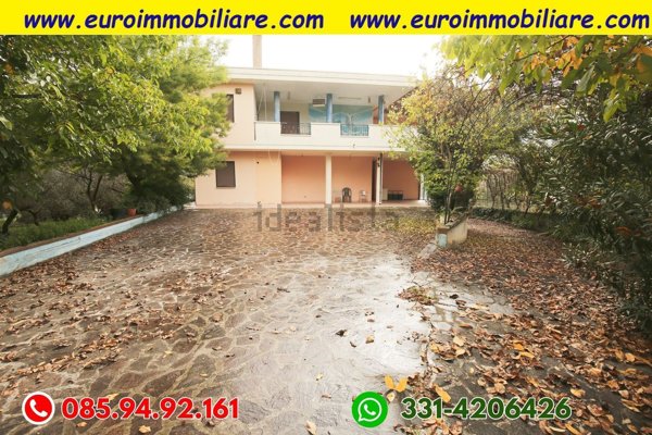 casa indipendente in vendita a Pineto