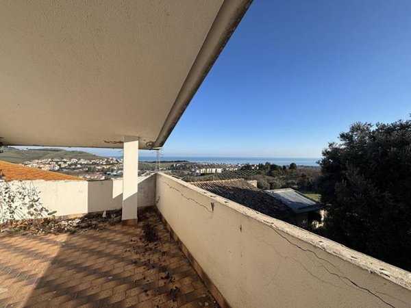 casa indipendente in vendita a Pineto