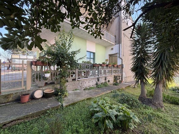 casa indipendente in vendita a Pineto