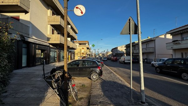 locale commerciale in vendita a Pineto in zona Scerne