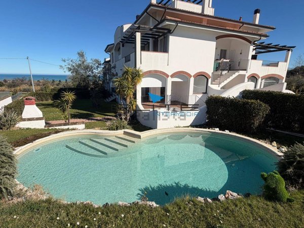 appartamento in vendita a Pineto