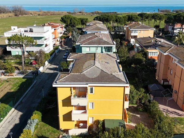 appartamento in vendita a Pineto in zona Scerne