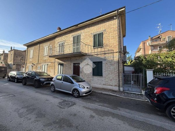 casa indipendente in vendita a Pineto