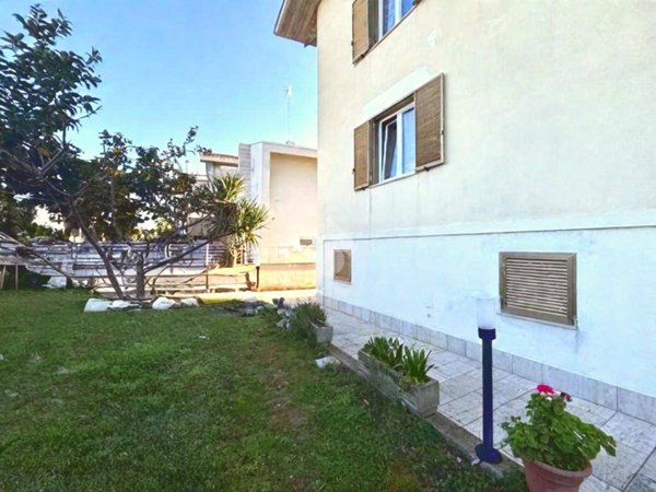 casa indipendente in vendita a Pineto