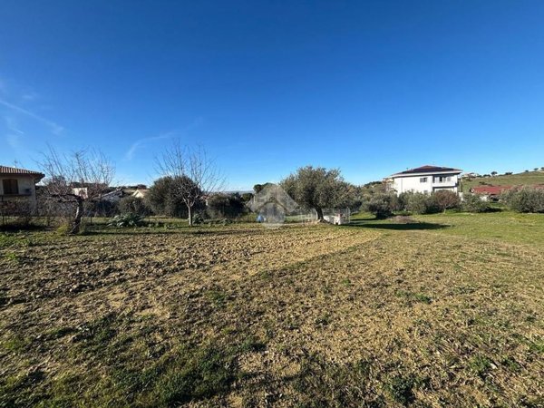terreno edificabile in vendita a Pineto