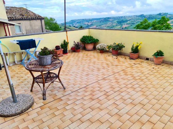 appartamento in vendita a Pineto in zona Mutignano