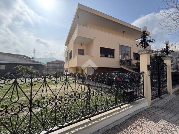 casa indipendente in vendita a Pineto