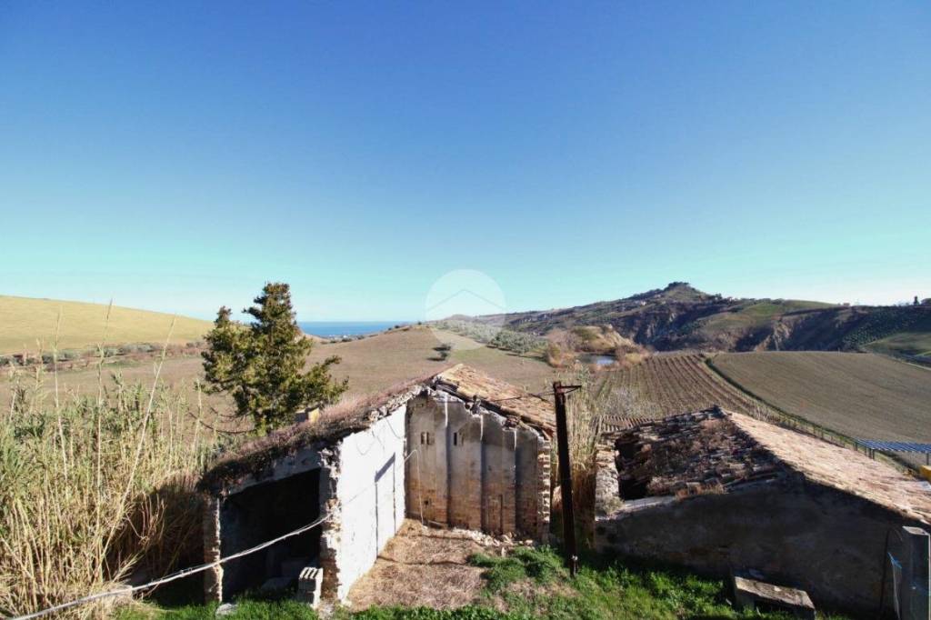 casa indipendente in vendita a Pineto